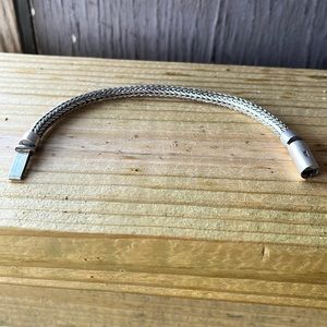 Serling silver bracelet latch is broken but can be worn